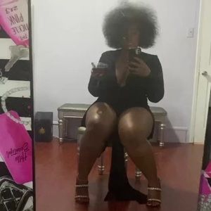 Meet your Posher, Abi